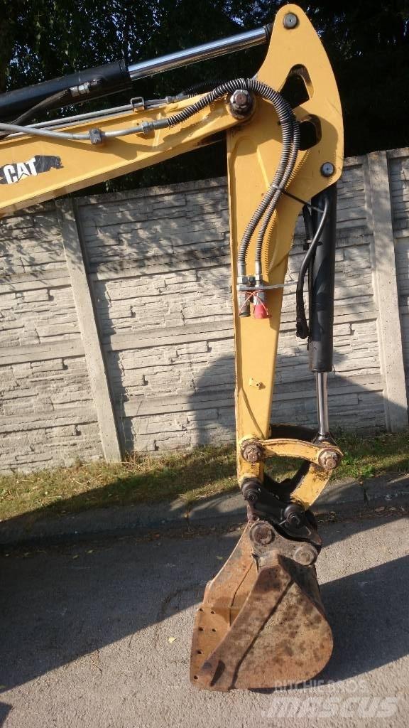 CAT 302.7 D Vidēja lieluma ekskavatori 7 t - 12 t
