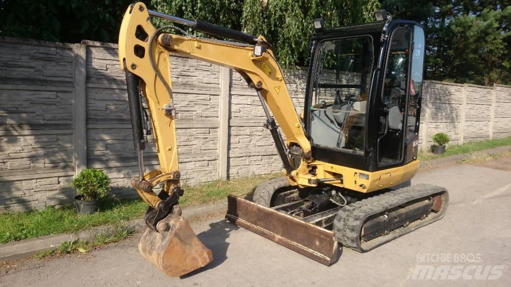 CAT 302.7 D Vidēja lieluma ekskavatori 7 t - 12 t