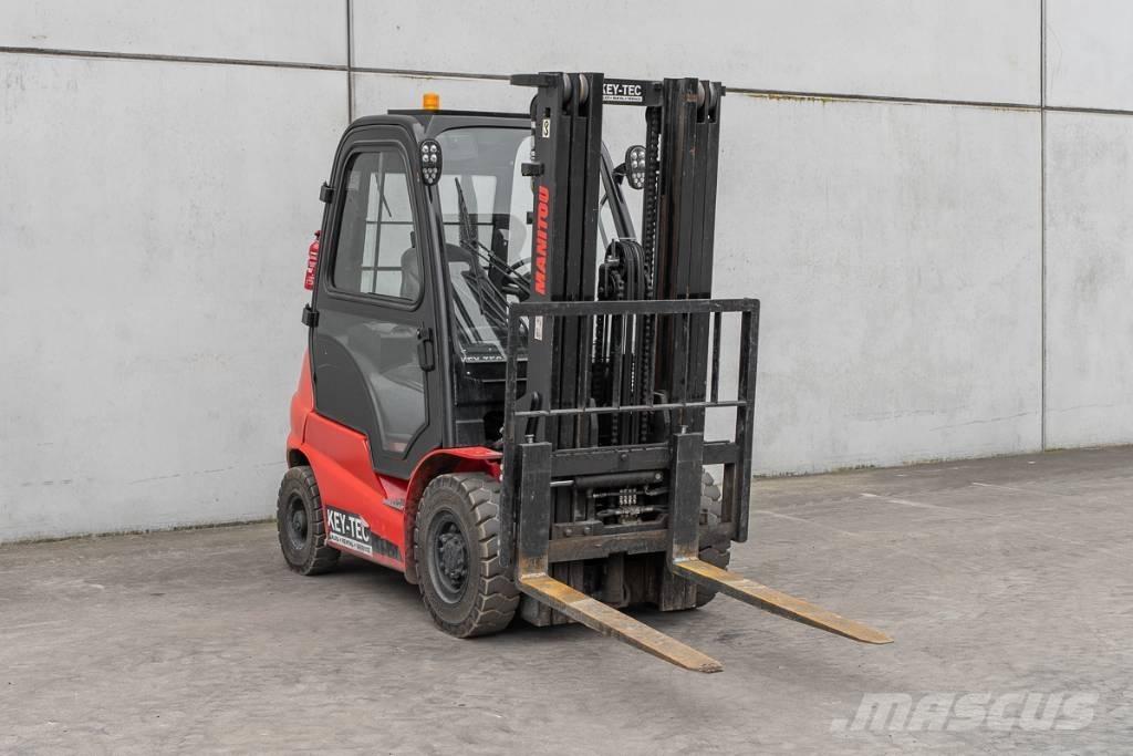 Manitou MI 25 D Tehnika ar dīzeļa dzinēju