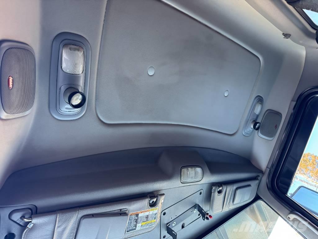 Peterbilt 389 Pašizgāzējs