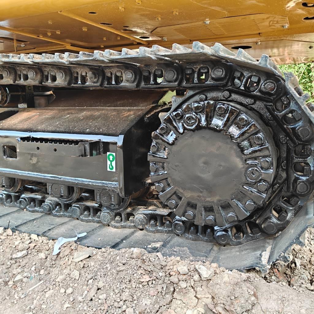 CAT 323D2L Kāpurķēžu ekskavatori