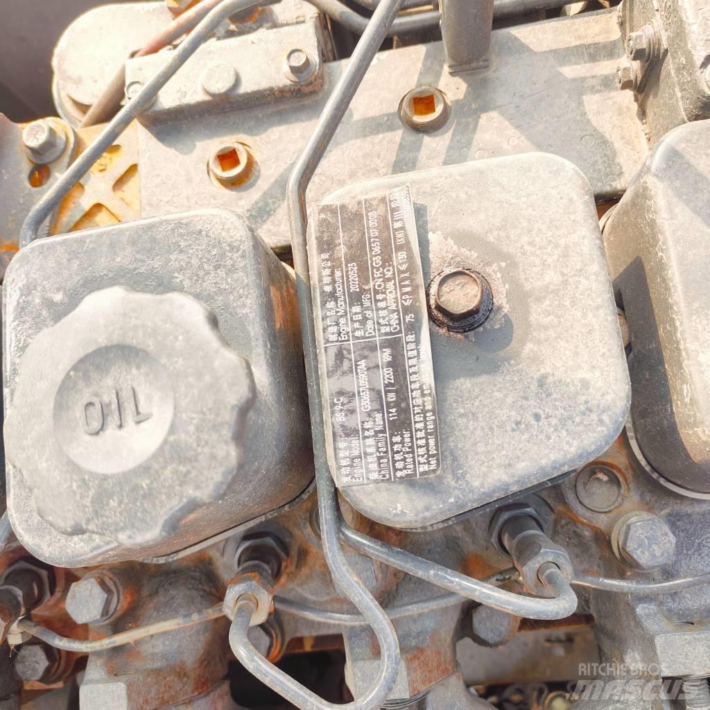 Hyundai R220LC-9S Kāpurķēžu ekskavatori
