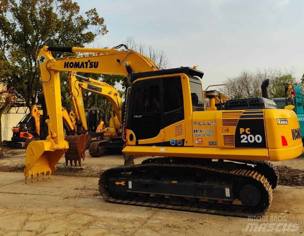 Komatsu PC200 Kāpurķēžu ekskavatori