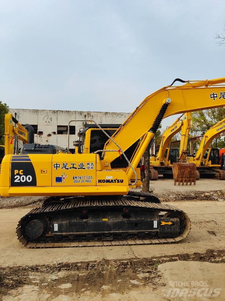 Komatsu PC200 Kāpurķēžu ekskavatori