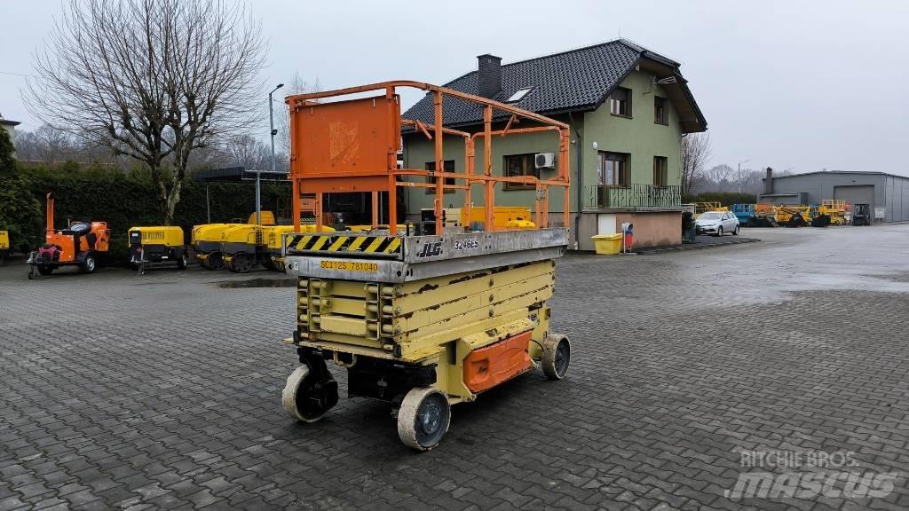 JLG 3246 ES Šķerveida pacēlāji
