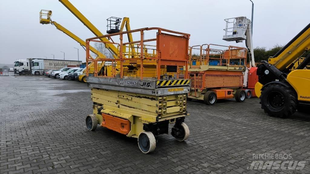 JLG 3246 ES Šķerveida pacēlāji