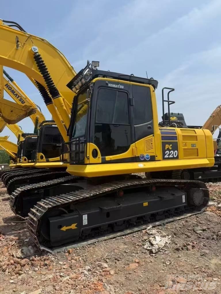 Komatsu 220LC-8 Kāpurķēžu ekskavatori