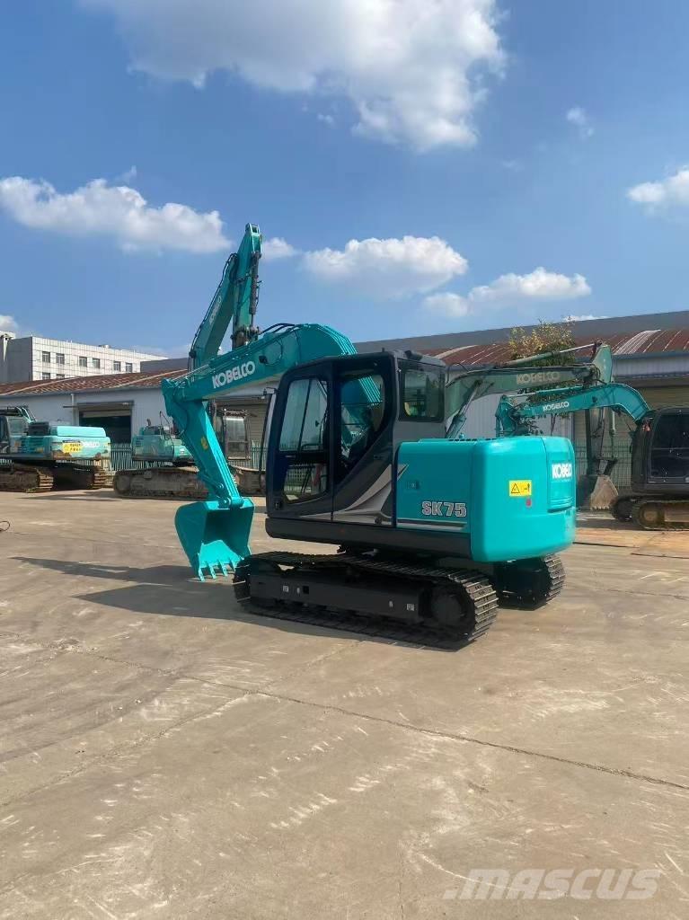 Kobelco SK75-11 Kāpurķēžu ekskavatori