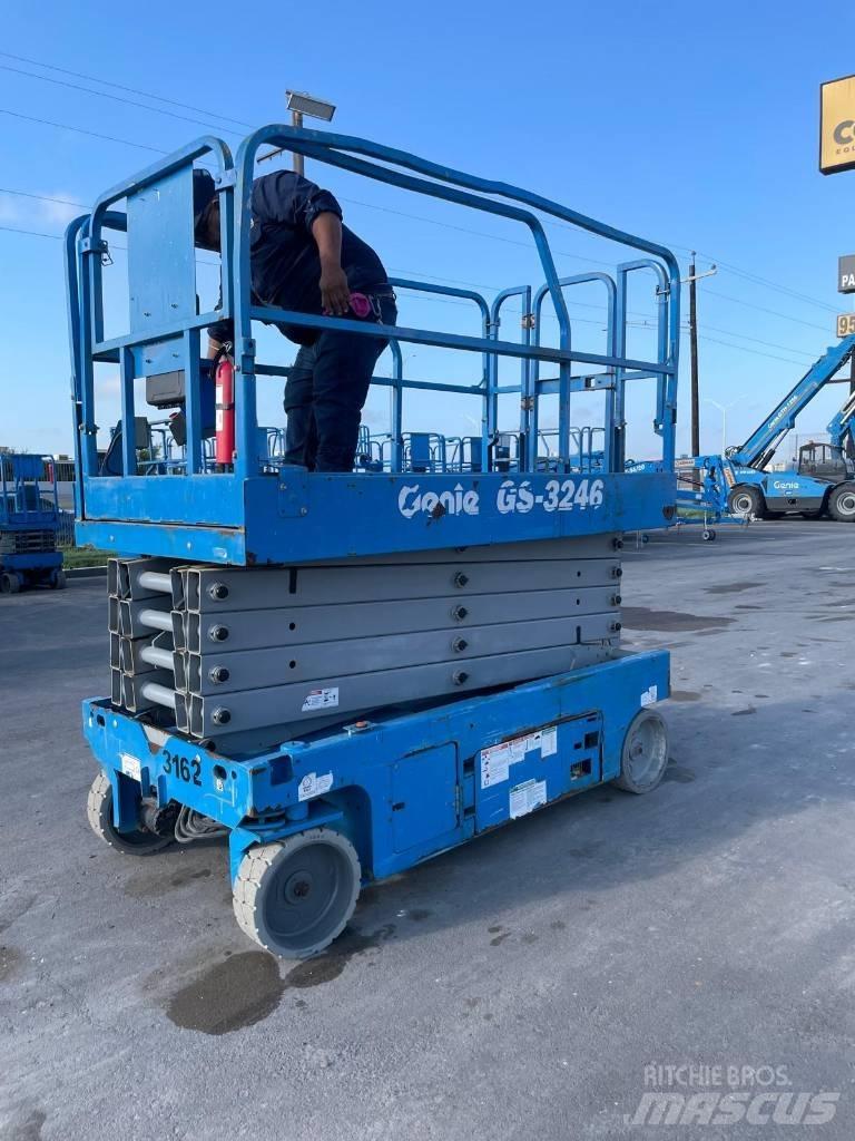 Genie GS 3246 Šķerveida pacēlāji