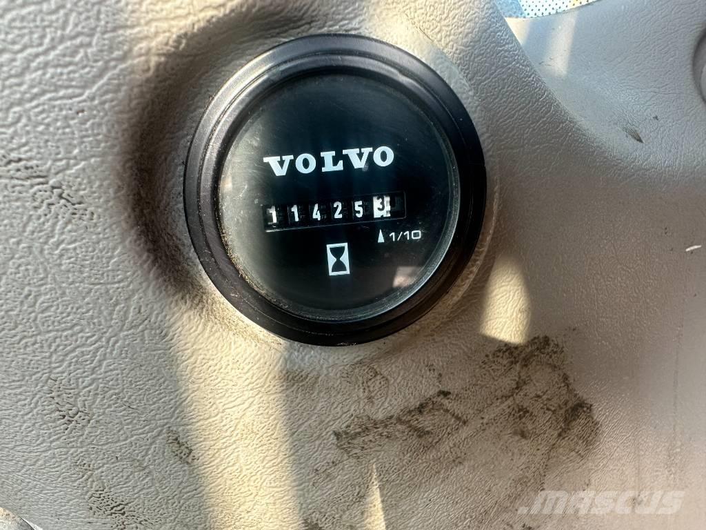 Volvo EW 210 C Ekskavatori uz riteņiem