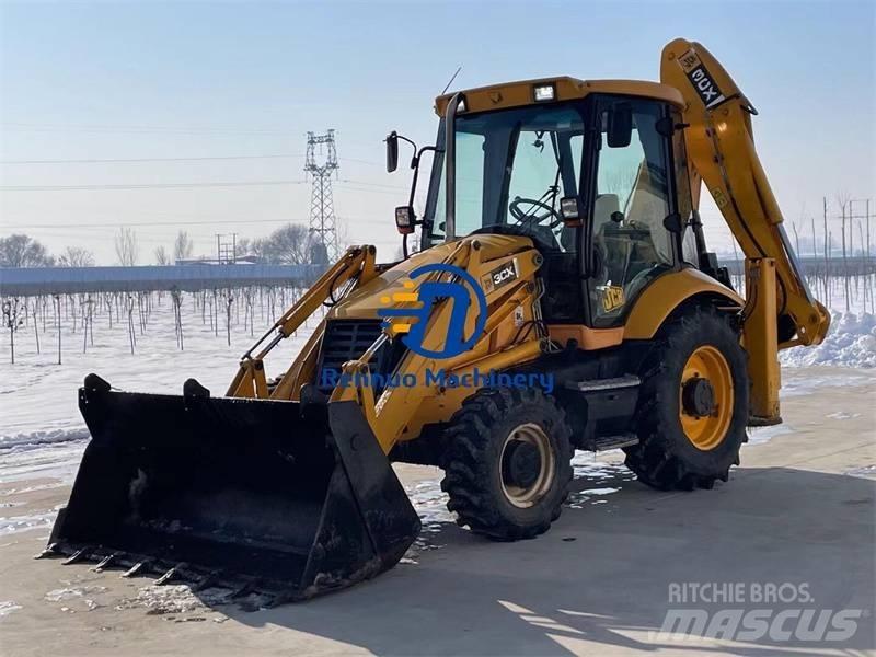 JCB 3 CX Ekskavatori-iekrāvēji