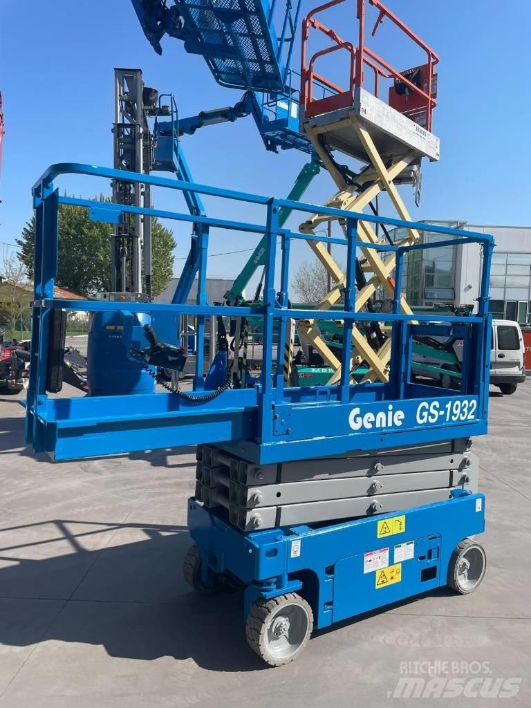 Genie GS 1932 Šķerveida pacēlāji