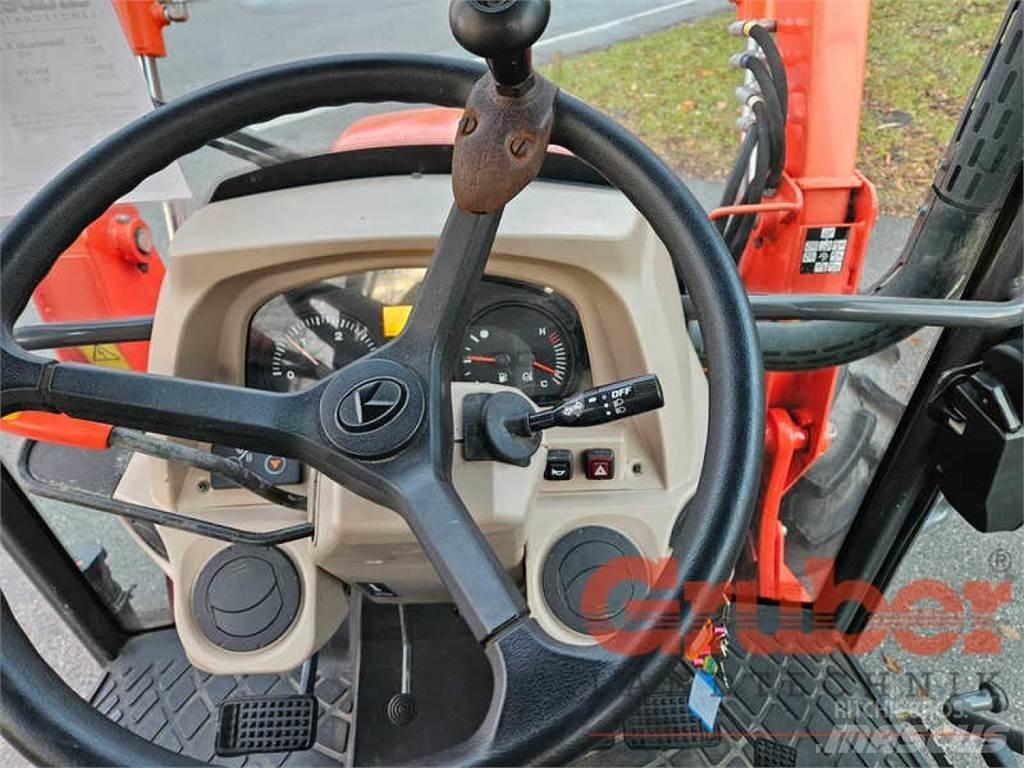 Kubota M6040 Traktori
