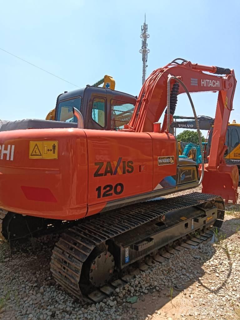 Hitachi ZX 120 Kāpurķēžu ekskavatori