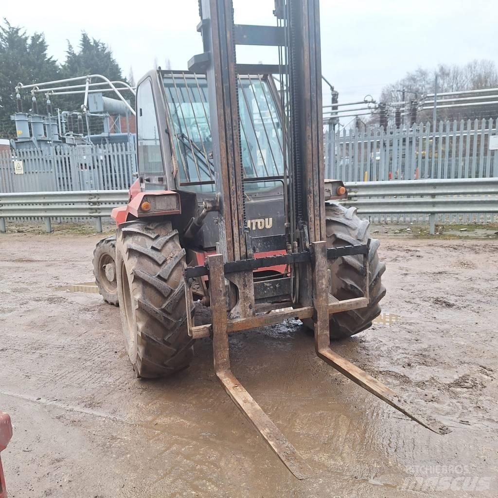 Manitou M 26.4 Apvidus autokrāvējs