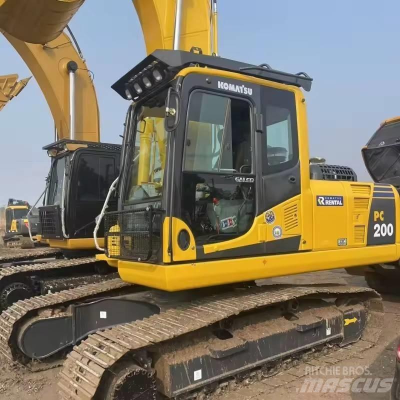 Komatsu PC 200 Kāpurķēžu ekskavatori