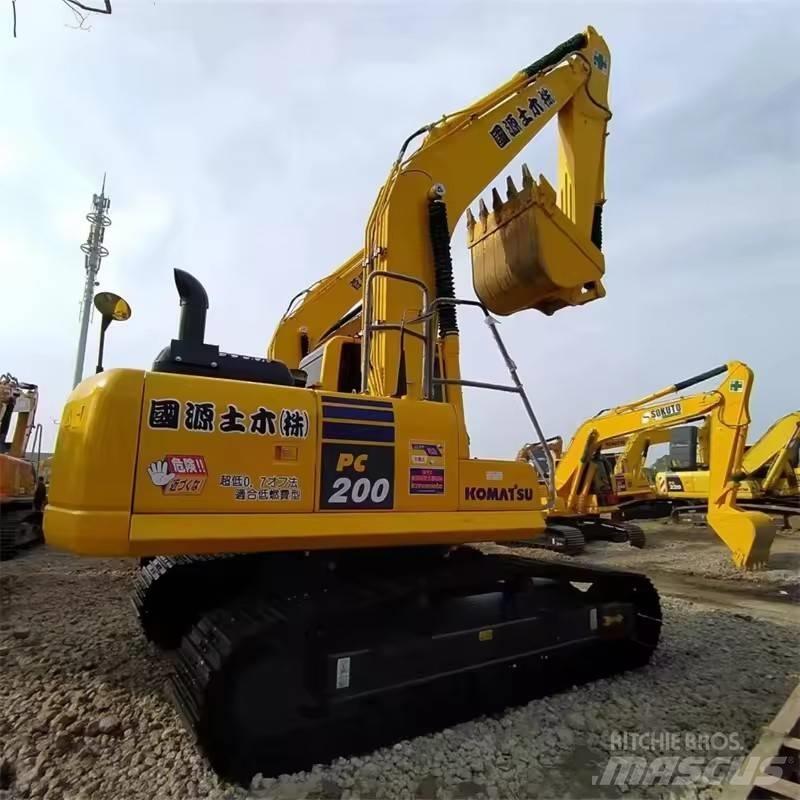 Komatsu PC 200 Kāpurķēžu ekskavatori