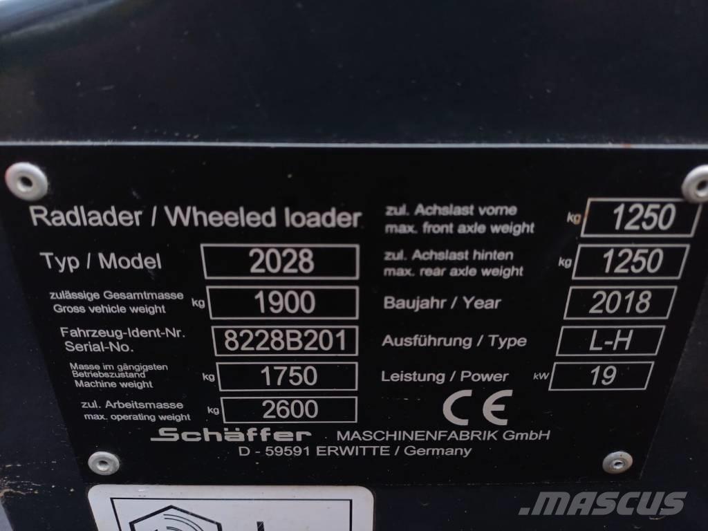 Schäffer 2028 Multifunkcionālie iekrāvēji