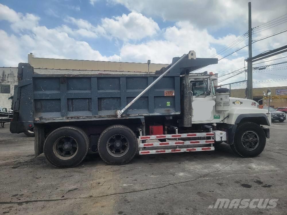 Mack RD 688 SX Pašizgāzējs