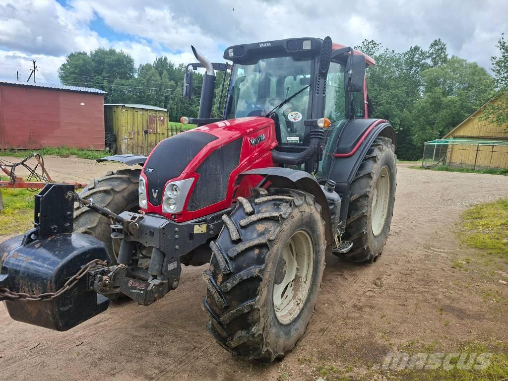 Valtra N 123 Traktori