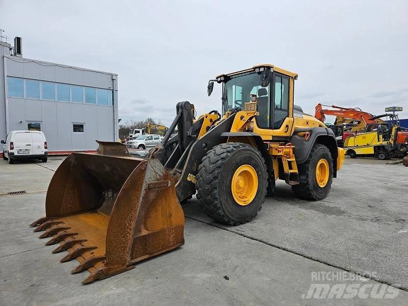 Volvo L 120 H Iekrāvēji uz riteņiem