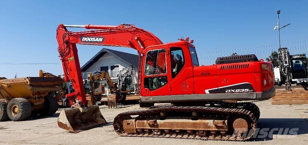 Doosan DX 235 LC Kāpurķēžu ekskavatori