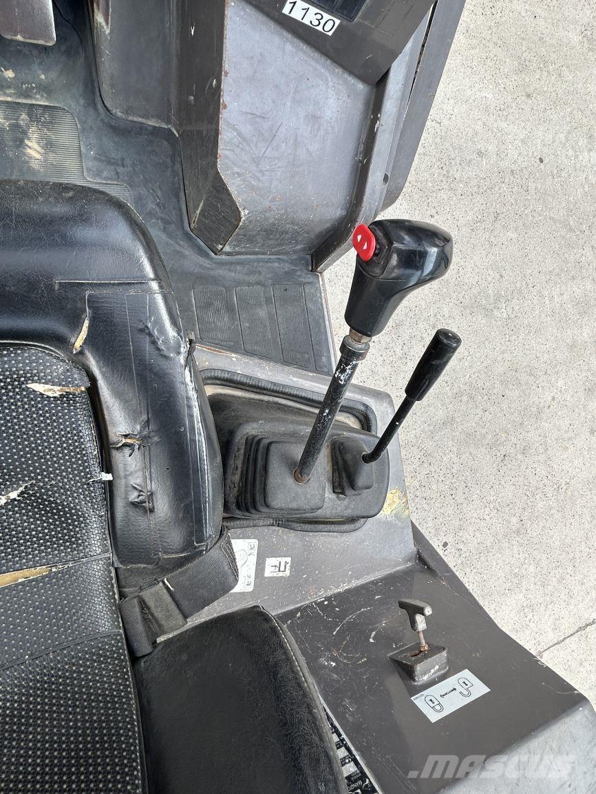 Manitou MH25-4 Apvidus autokrāvējs