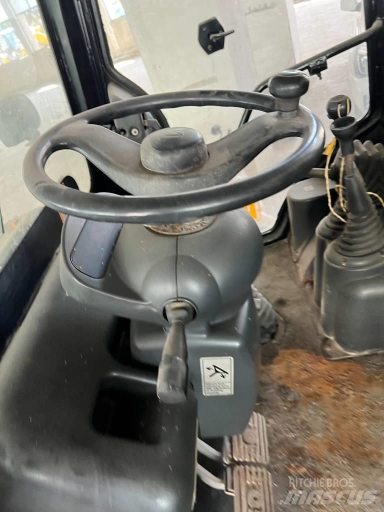 JCB 3 CX Ekskavatori-iekrāvēji