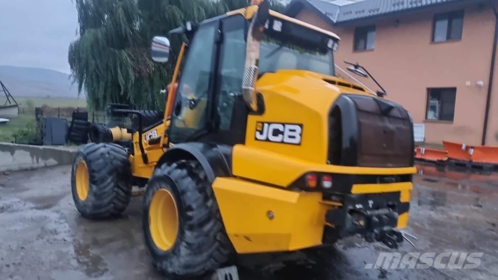 JCB TM 320S Lauksaimniecības pacēlāji