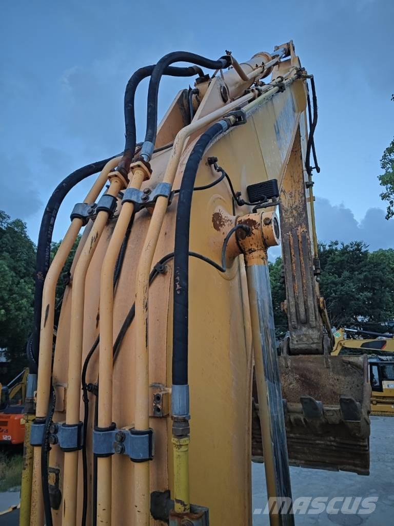 Hyundai R220LC=9S Kāpurķēžu ekskavatori