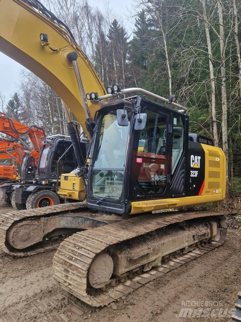 CAT 323 F L Kāpurķēžu ekskavatori