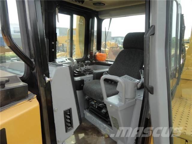 CAT D 8 R Kāpurķēžu buldozeri