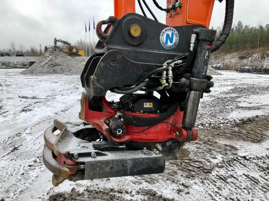 Hitachi ZX225USRLC-6 Kāpurķēžu ekskavatori