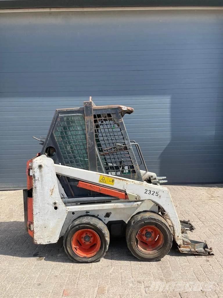 Bobcat 463 Lietoti riteņu kompaktiekrāvēji