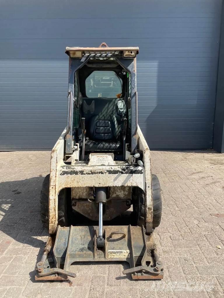 Bobcat 463 Lietoti riteņu kompaktiekrāvēji