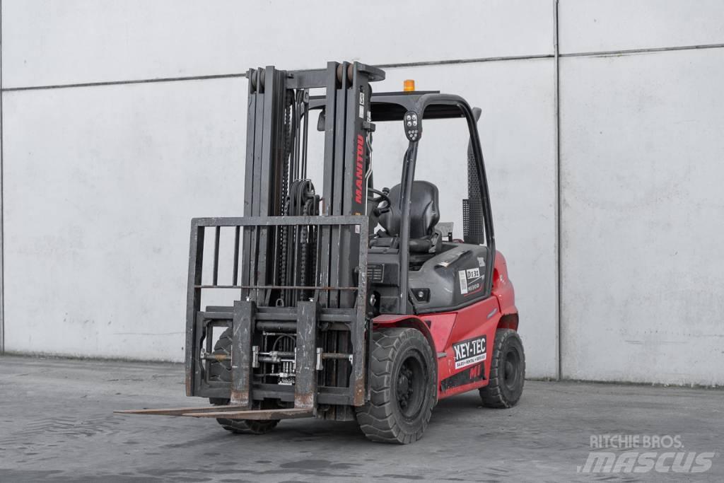 Manitou MI 30 D Tehnika ar dīzeļa dzinēju