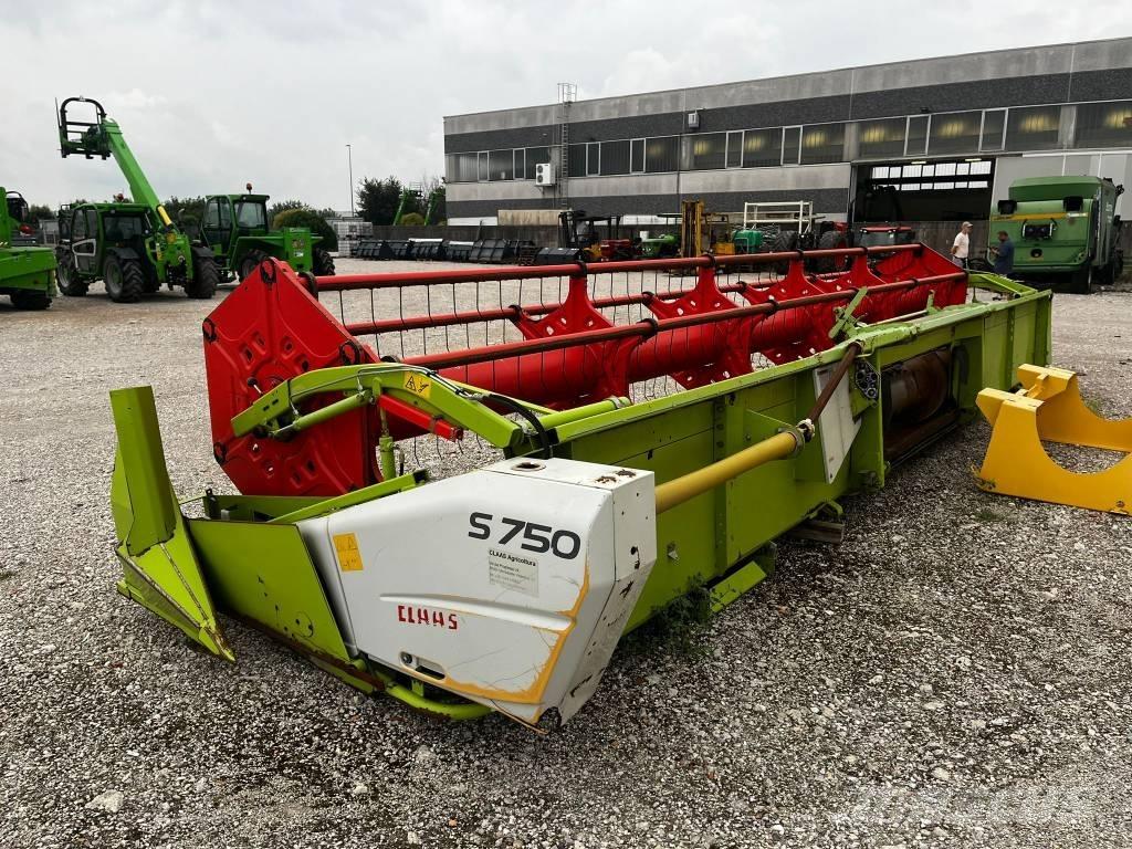 CLAAS S 750 Ražas novākšanas galvas