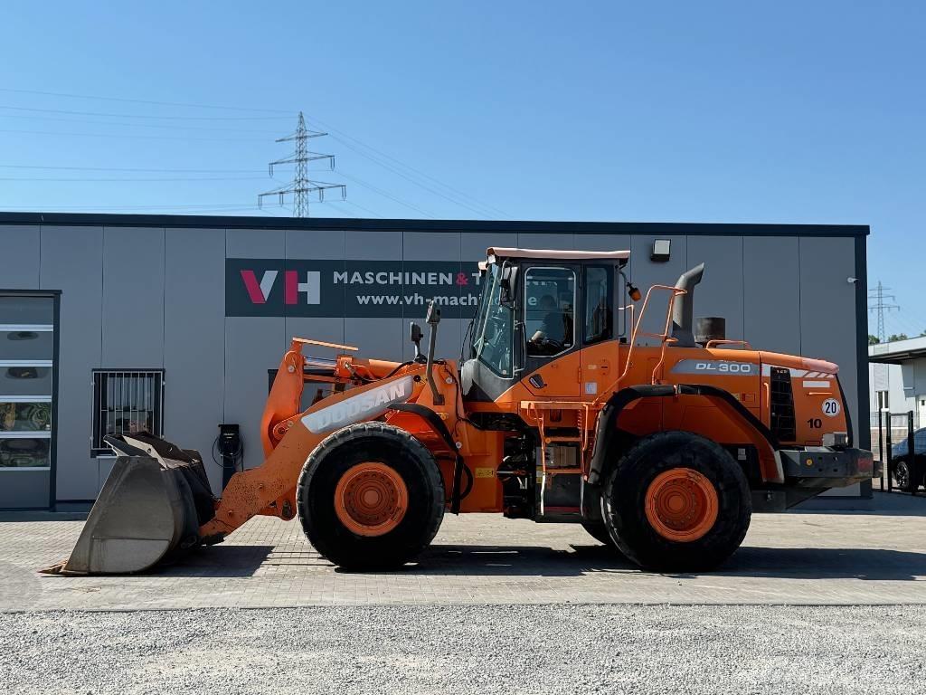 Doosan DL 300-3 Iekrāvēji uz riteņiem