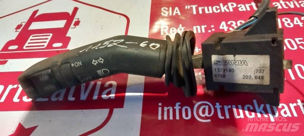 Scania R 420.   1373190 Kabīnes un interjers
