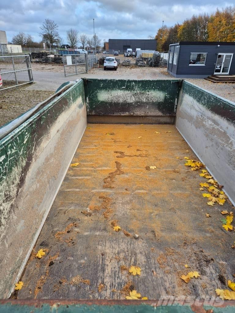 Mtdk 3 axle / tipper / Pašizgāzējs