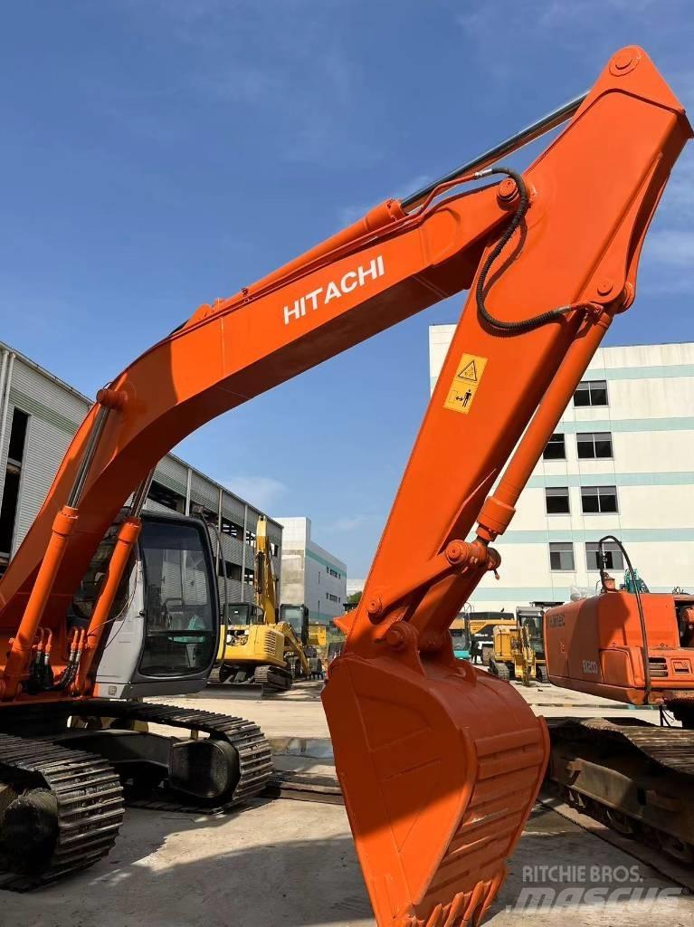 Hitachi EX 200 Kāpurķēžu ekskavatori