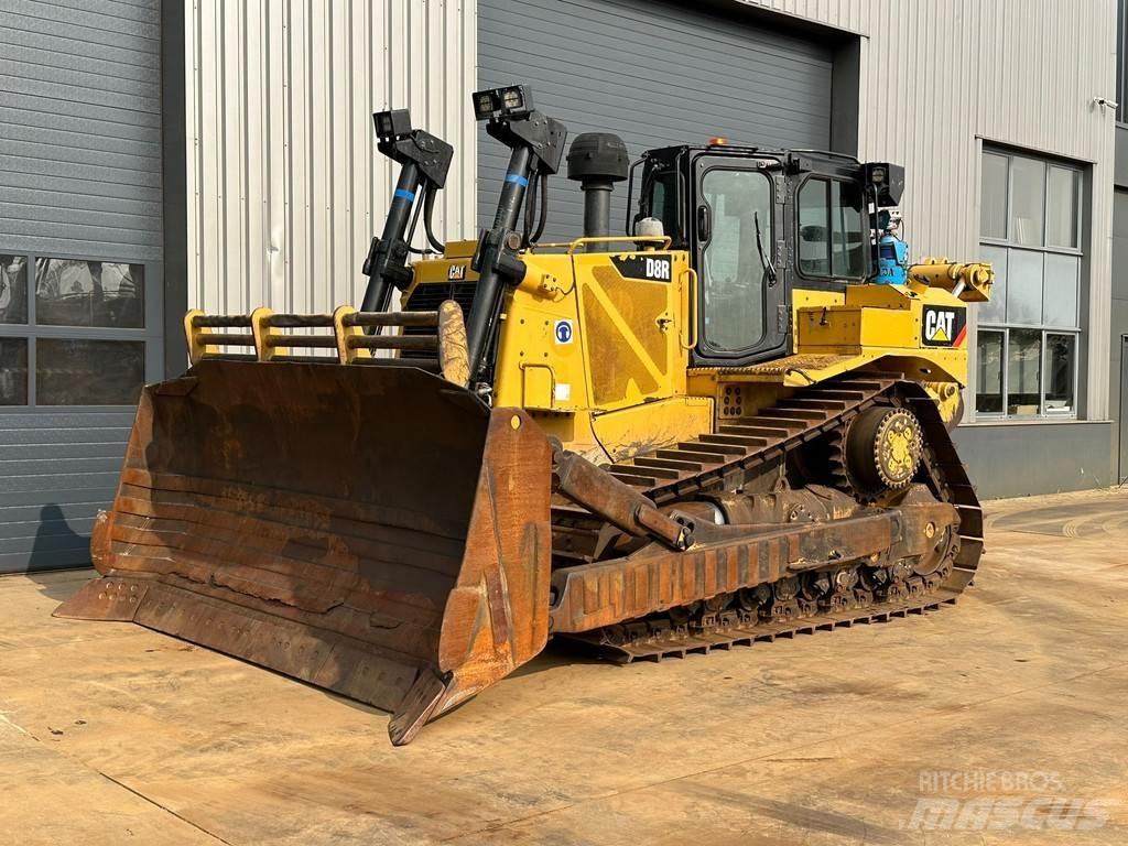 CAT D8R Kāpurķēžu buldozeri