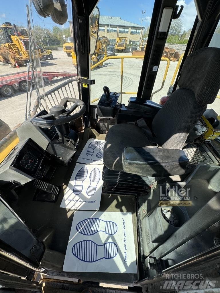 CAT 826H Atkritumu preses