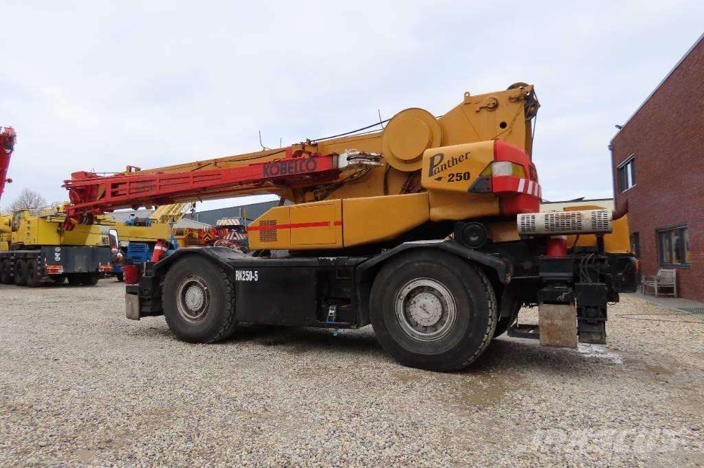 Kobelco RK 250-3 Celtņi nelīdzenām virsmām