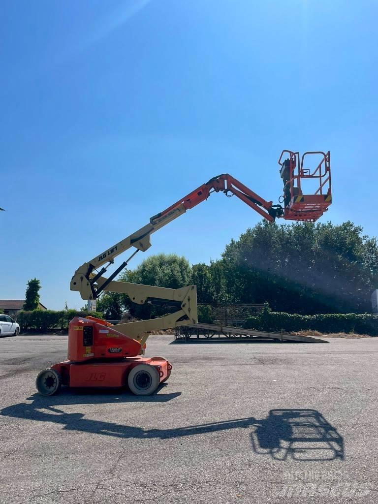 JLG E 400 AJP Strēles pacēlāji
