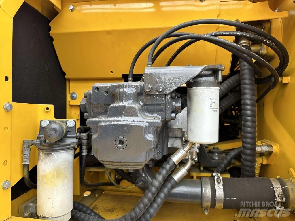 Komatsu PC200-8 Kāpurķēžu ekskavatori