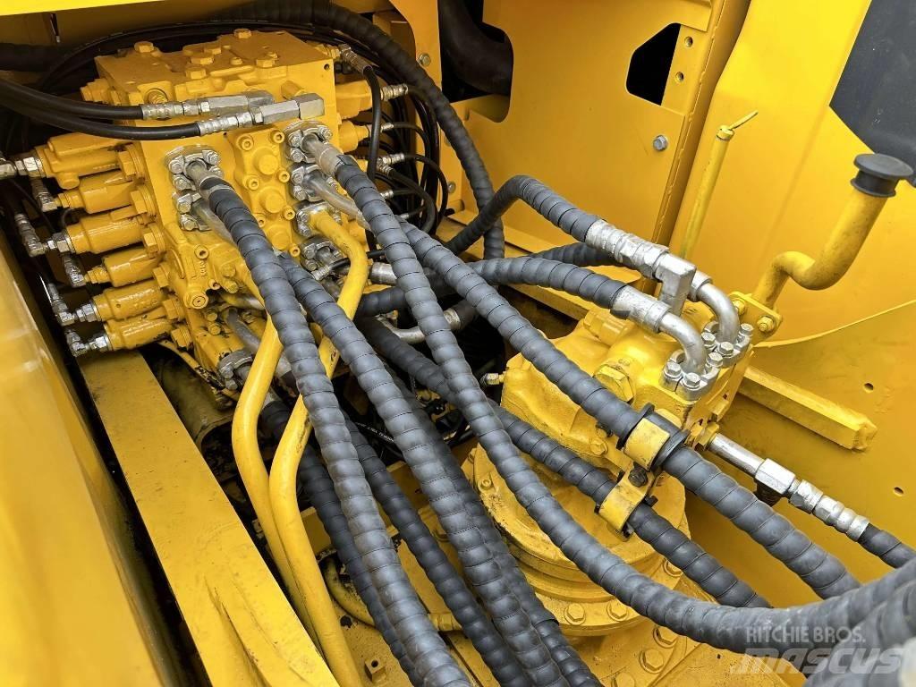 Komatsu PC200-8 Kāpurķēžu ekskavatori