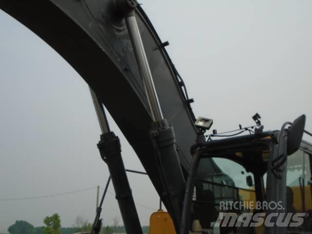 John Deere 450 DLC Kāpurķēžu ekskavatori