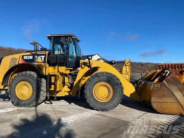 CAT 982 M Iekrāvēji uz riteņiem