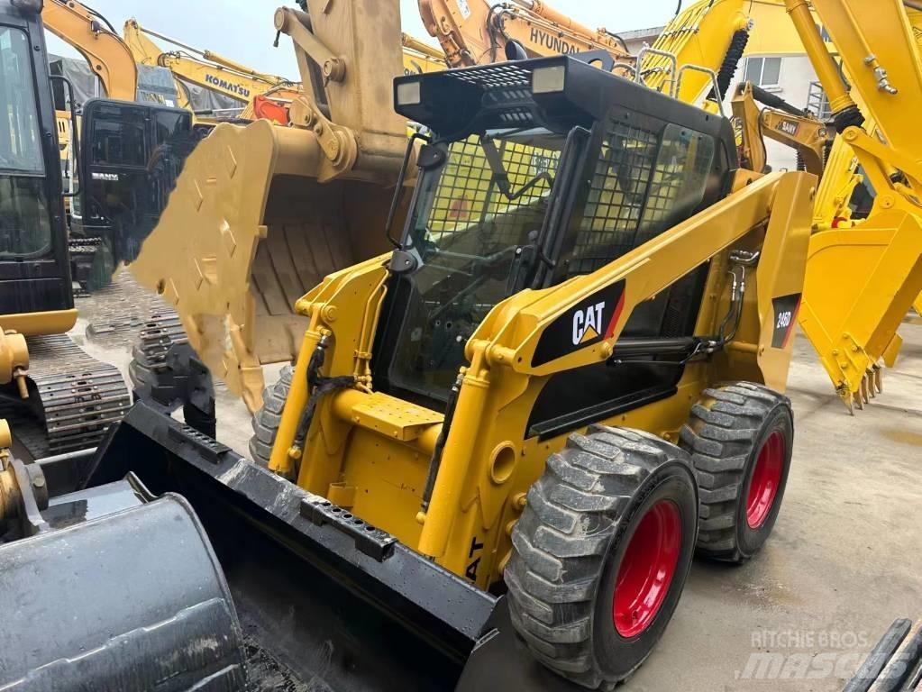 CAT 246 D Lietoti riteņu kompaktiekrāvēji